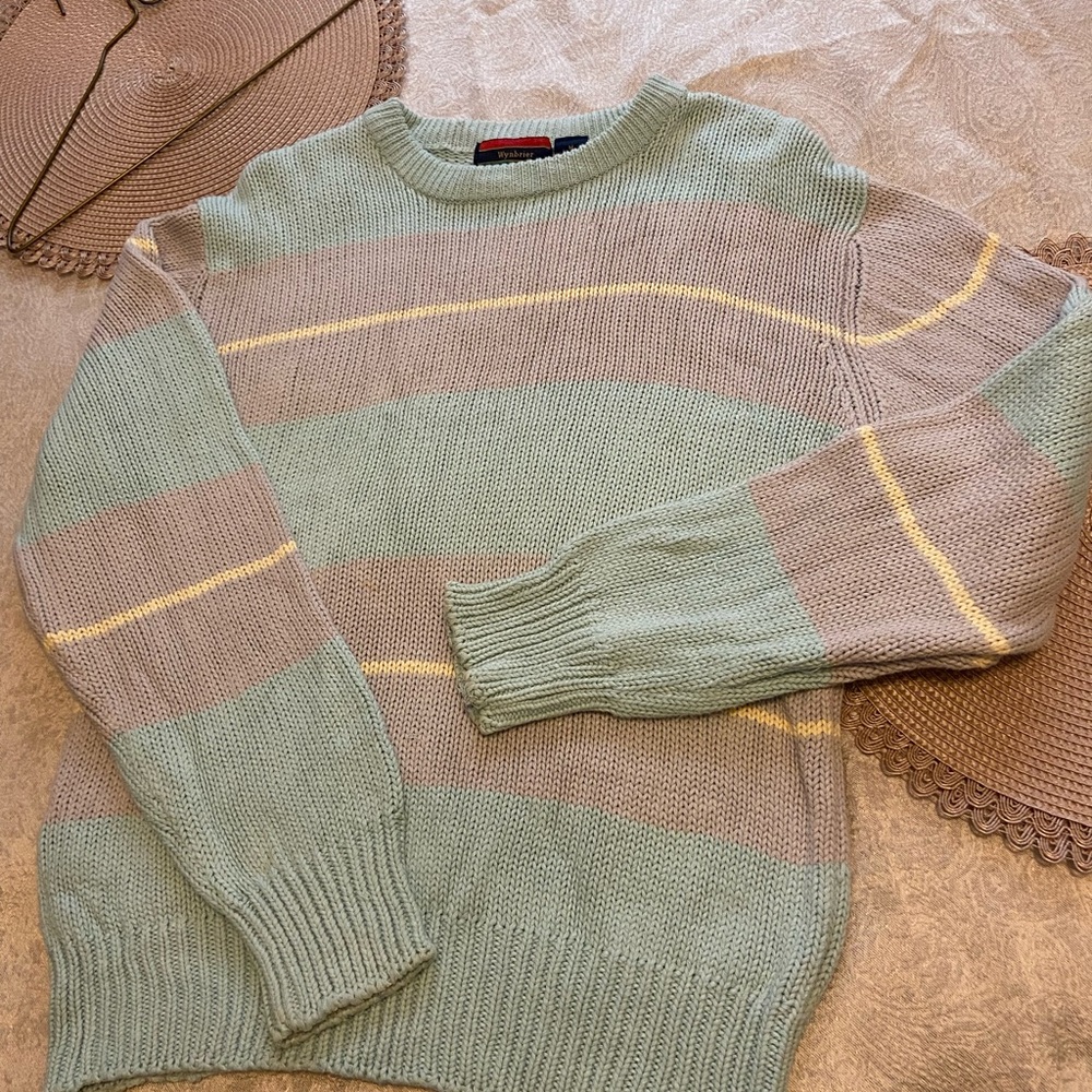 Green and Tan Crewneck Sweater with Ribbed Details